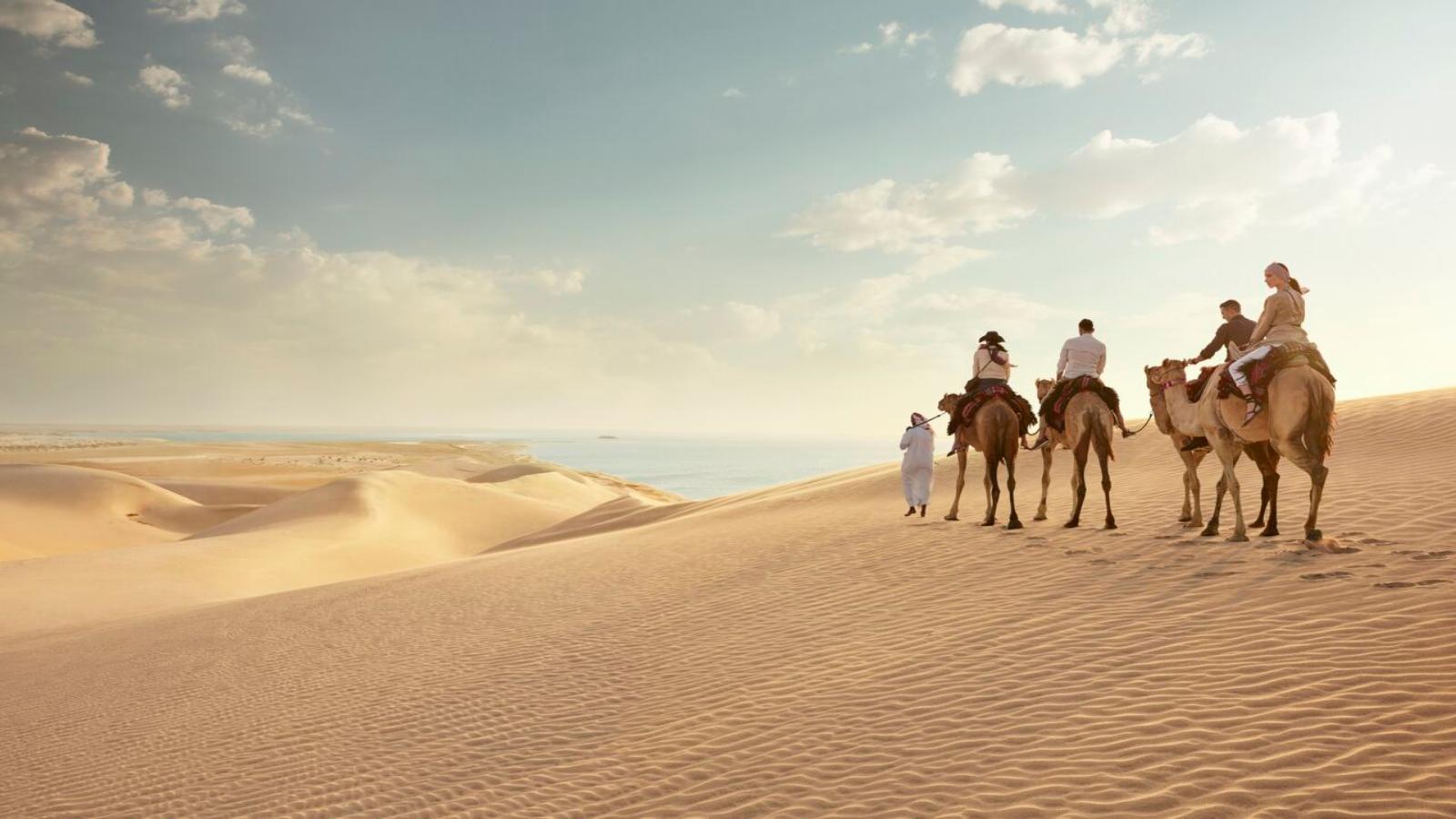 Magical Qatar Skyline, Souqs & Sand Dunes