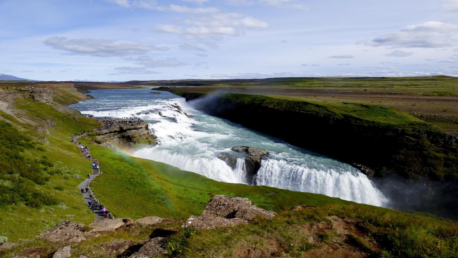 Iceland Northern Lights & Natural Wonders