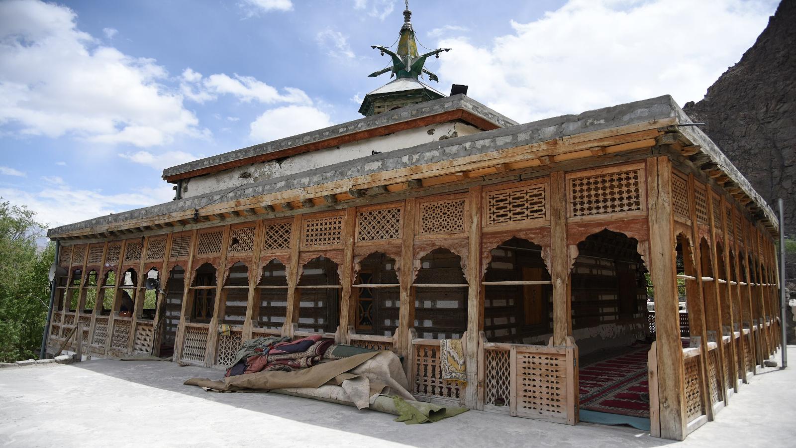 Treasures of Pakistan From Mughal Splendour to Mountain Majesty