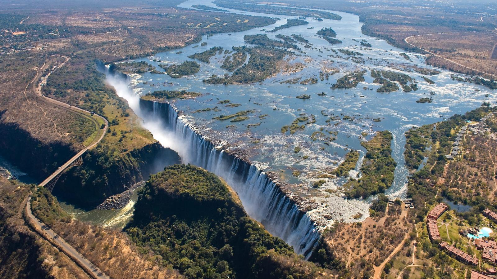 Zambia Wildlife & Waterfalls Adventure