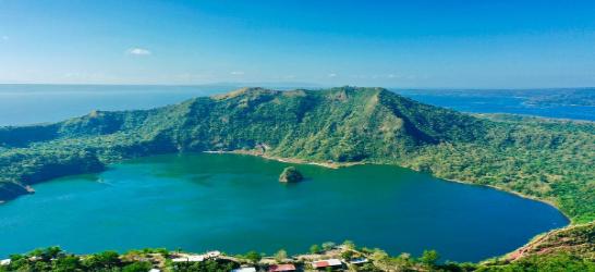 Philippines Paradise Escape: Culture, Volcanoes & Island Bliss
