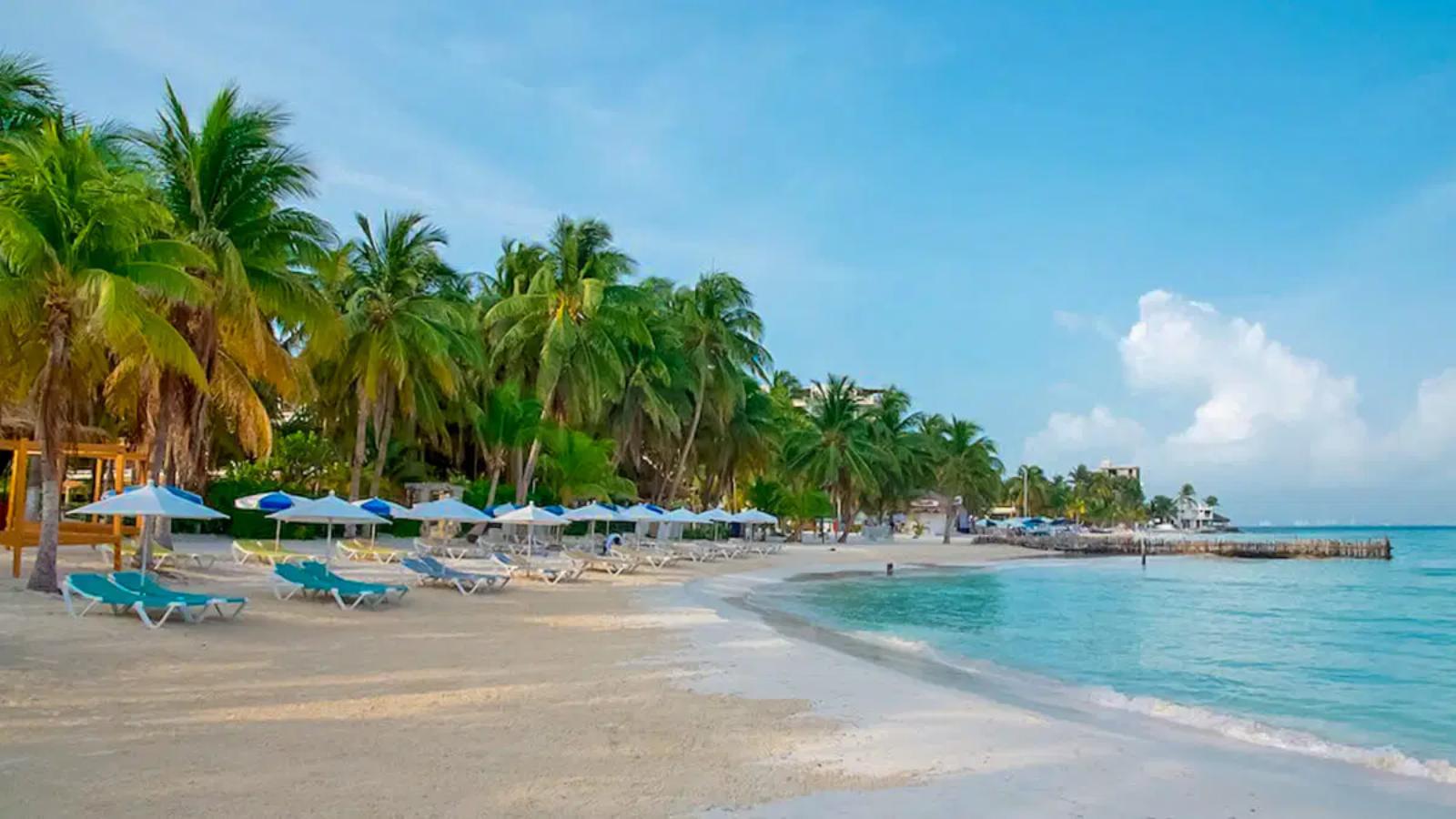 Mexican Marvels: From Ancient Pyramids to Caribbean Paradise