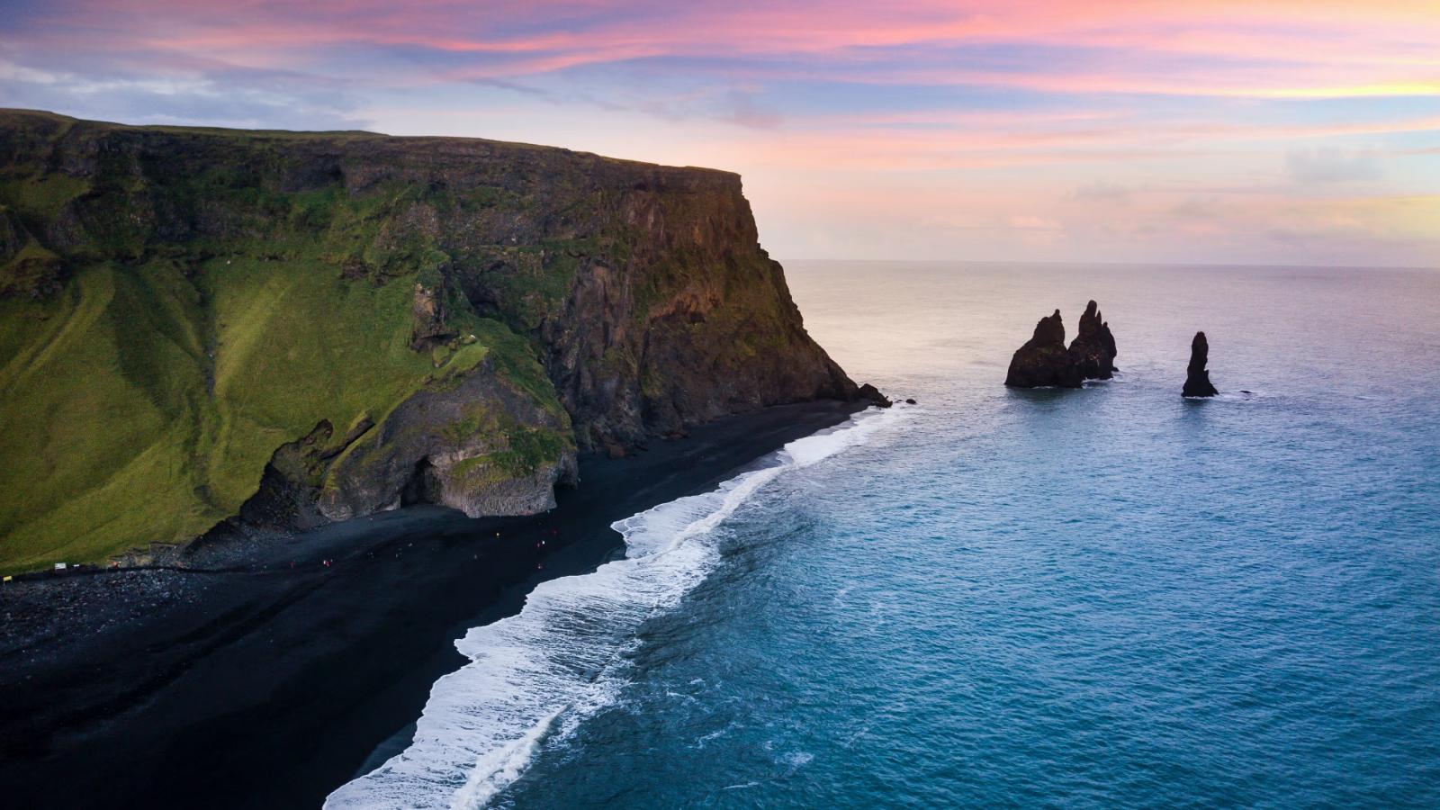 Iceland Northern Lights & Natural Wonders