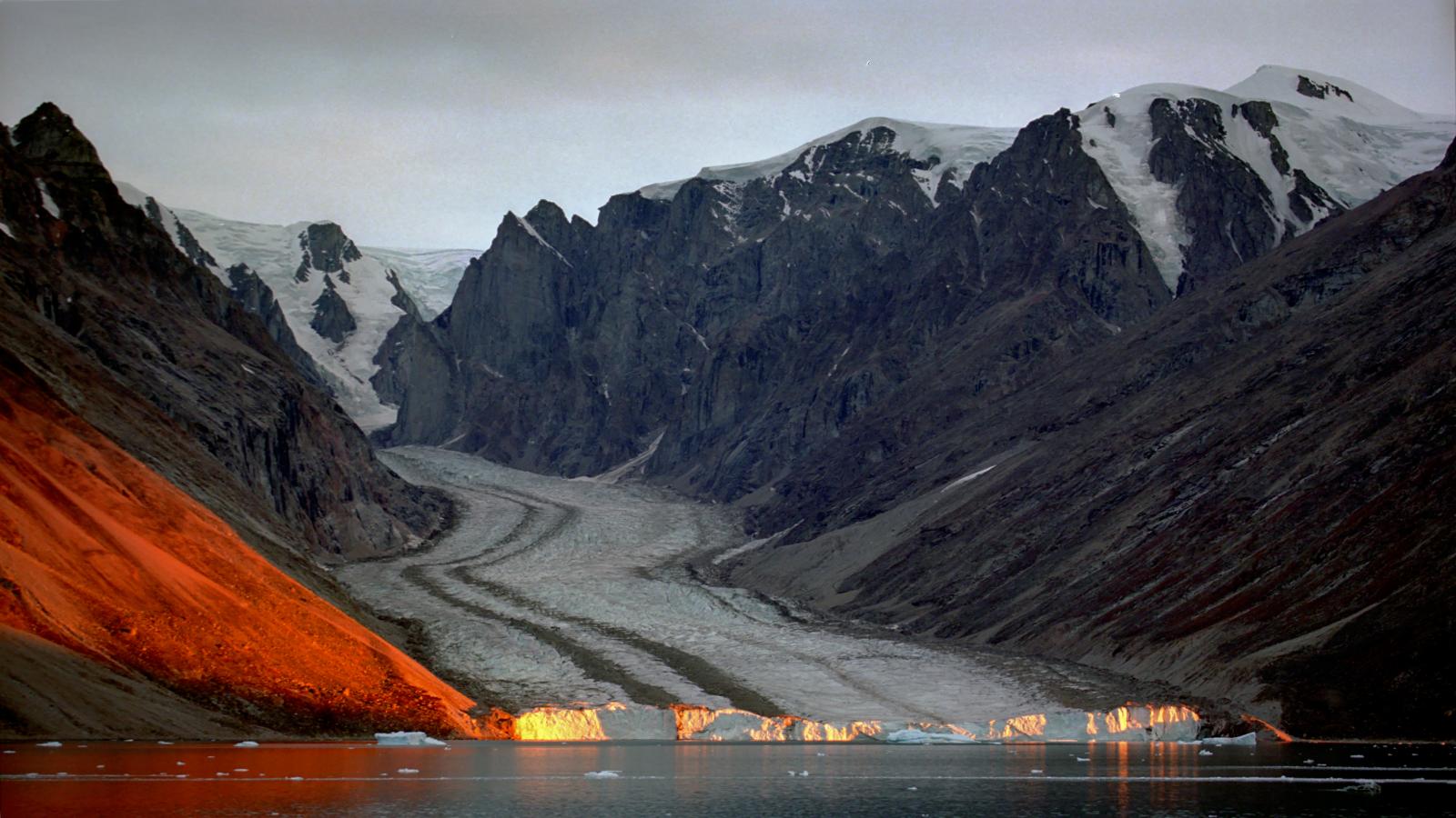 Greenland Icefjord & Arctic Culture Tour